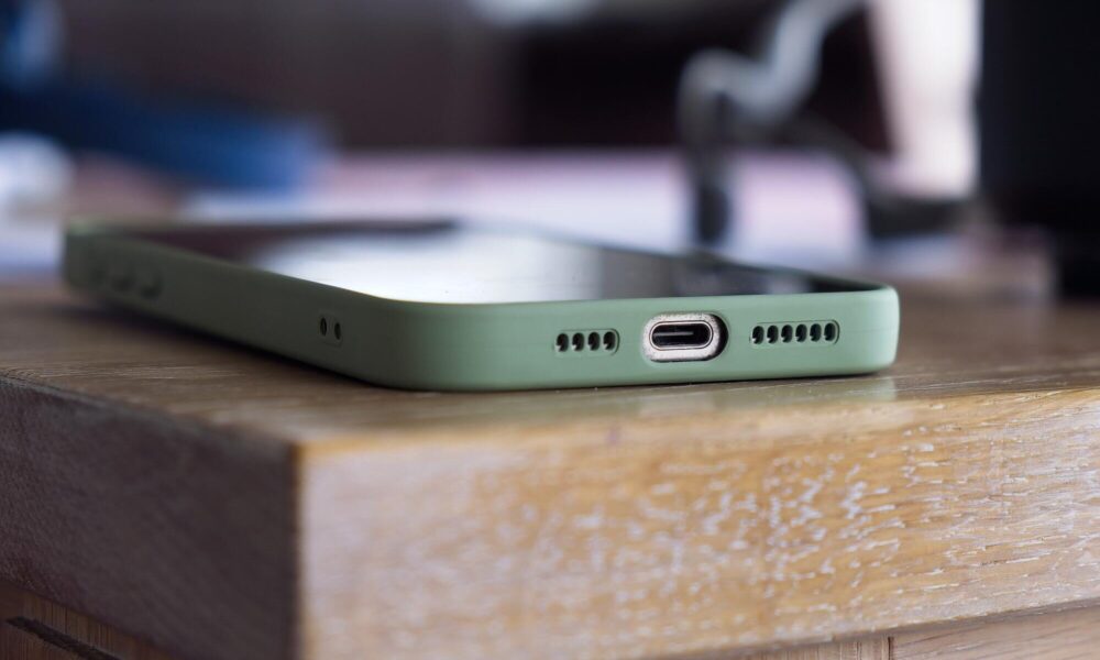 a-comprehensive-guide-to-navigating-wholesale-phone-markets